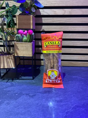 Canela en astilla